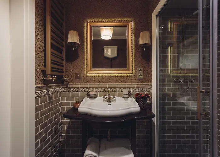 Apartment Main Street