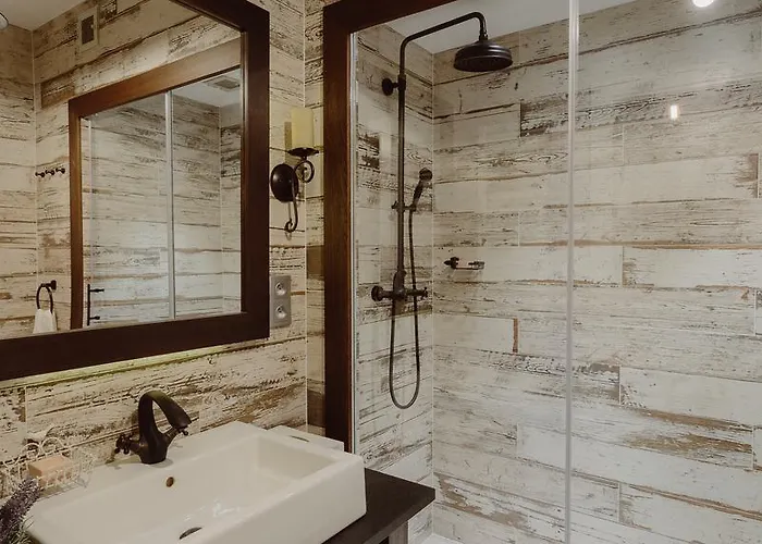 Apartment Main Street *